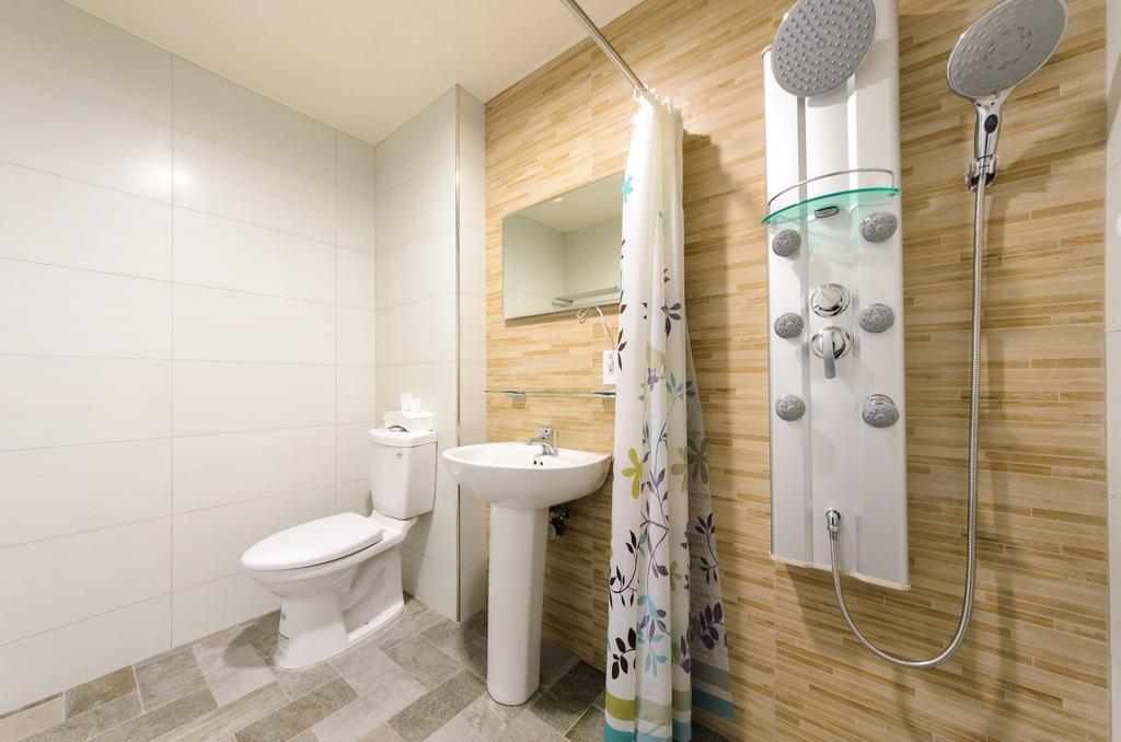 Beautiful Dream Tainan Homestay Buitenkant foto