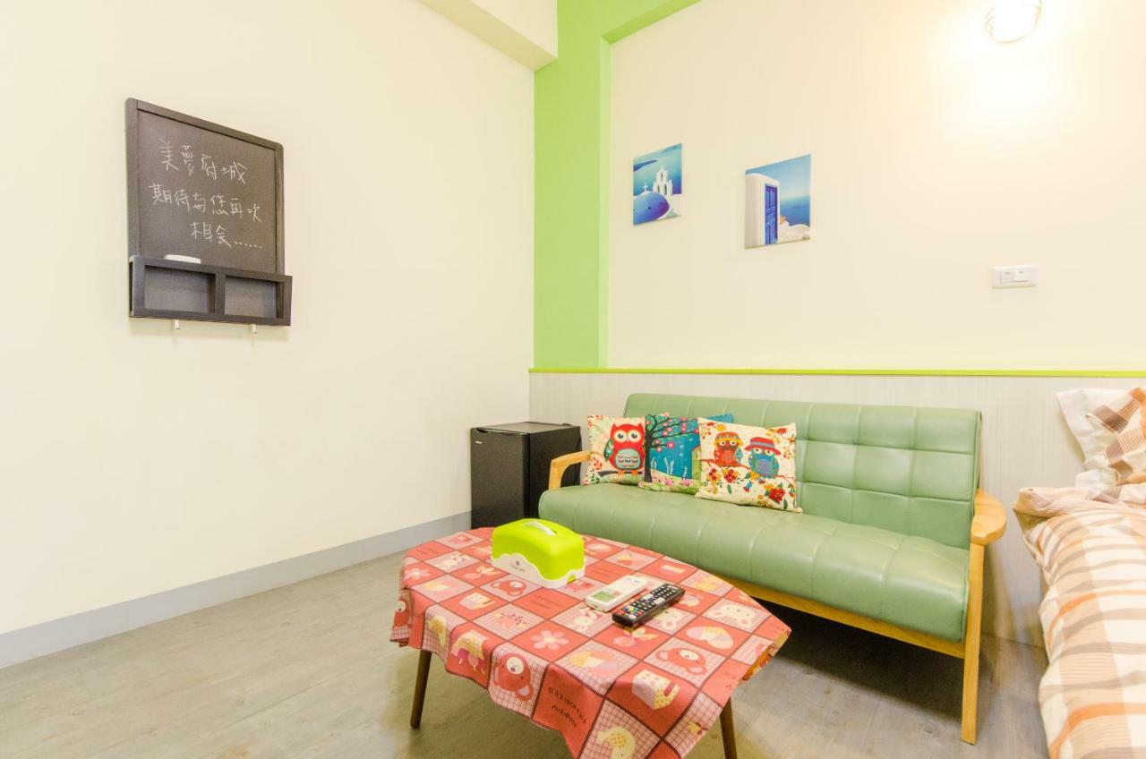Beautiful Dream Tainan Homestay Buitenkant foto
